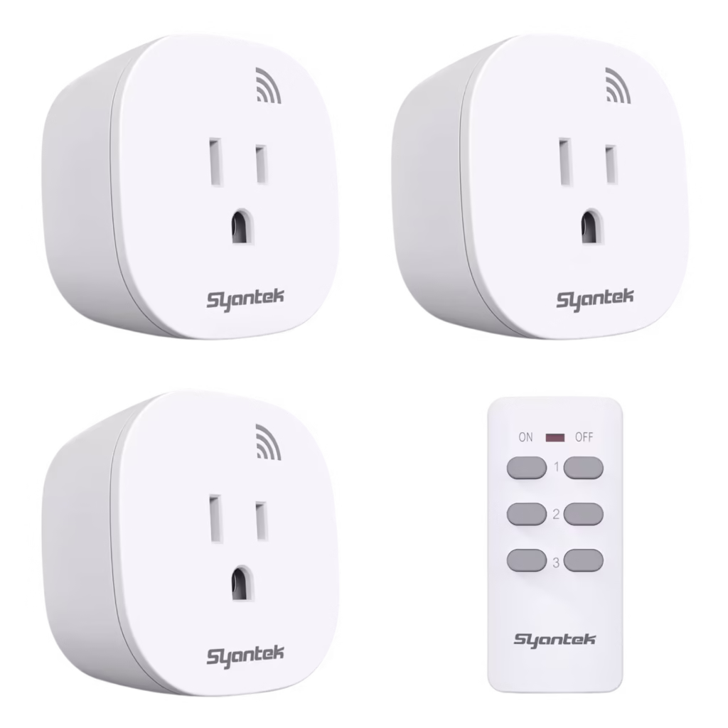 Syantek Remote Control Plug and its included handheld remote, operating a lamp without a smartphone.